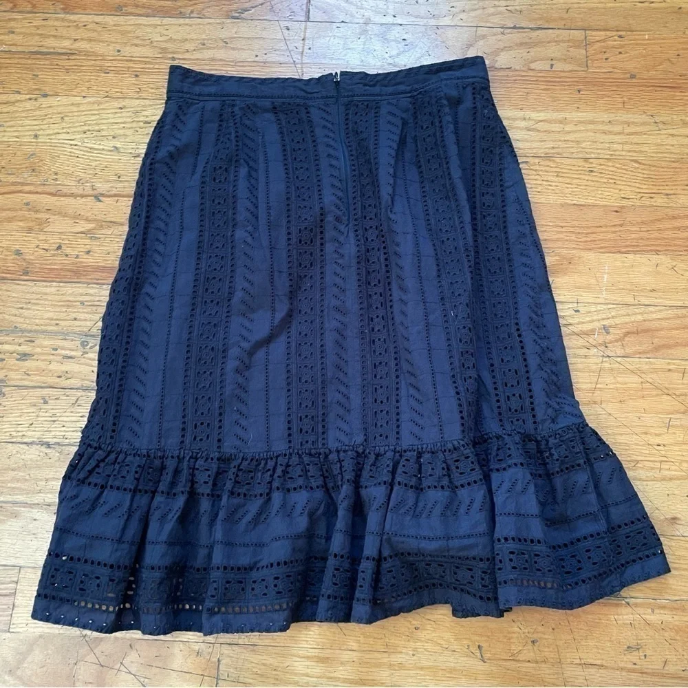 Loft Navy Eyelet Skirt Size 6